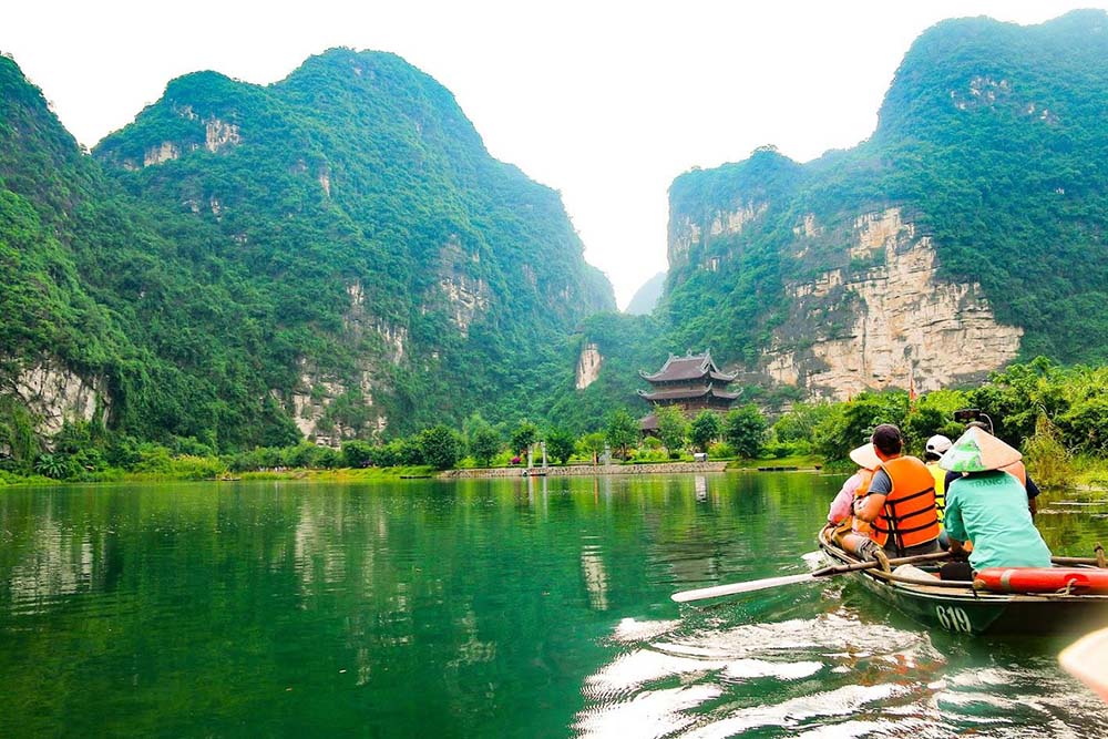 Tam Coc or Trang An: Which Scenic Cruise Should You Choose?